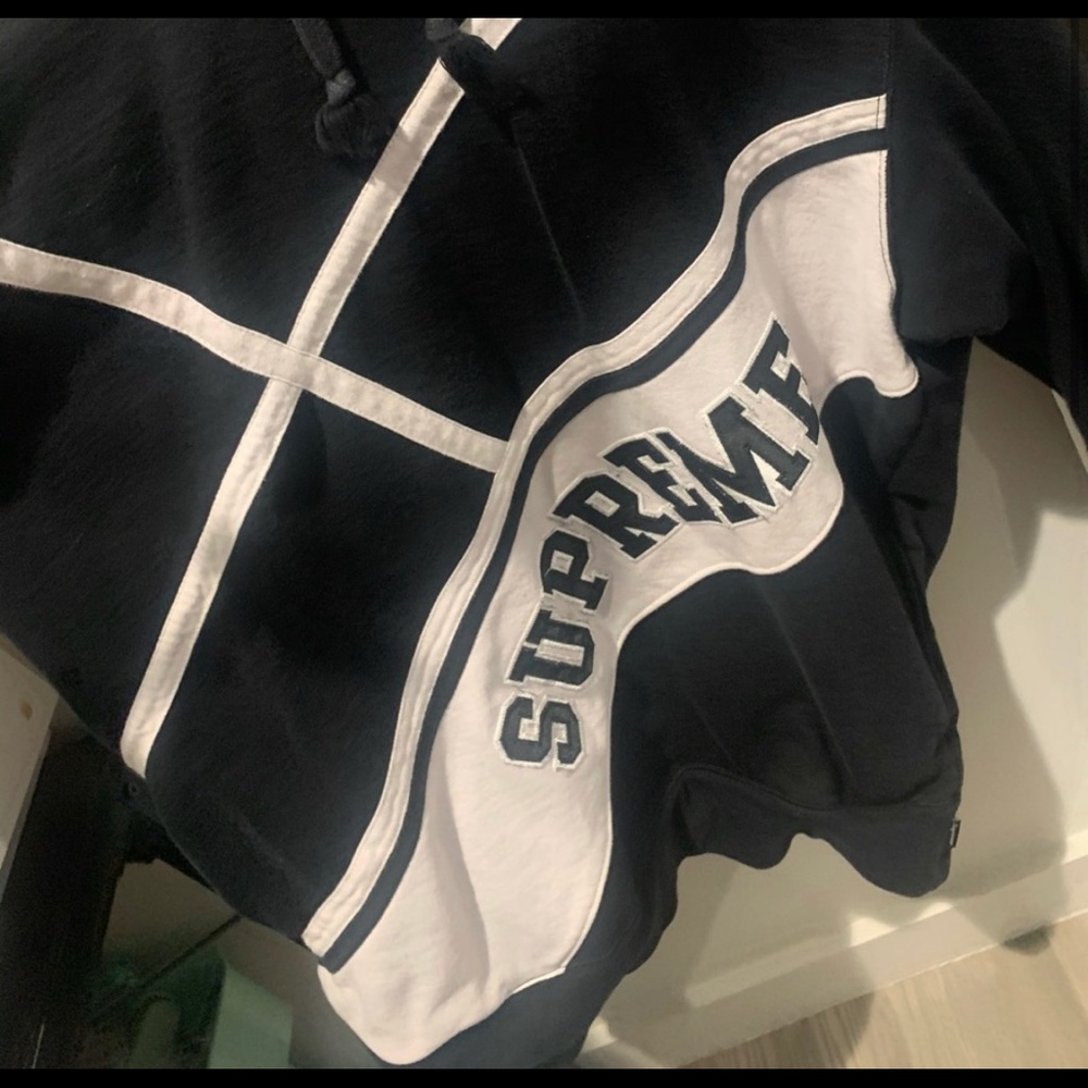 Supreme Hoodie